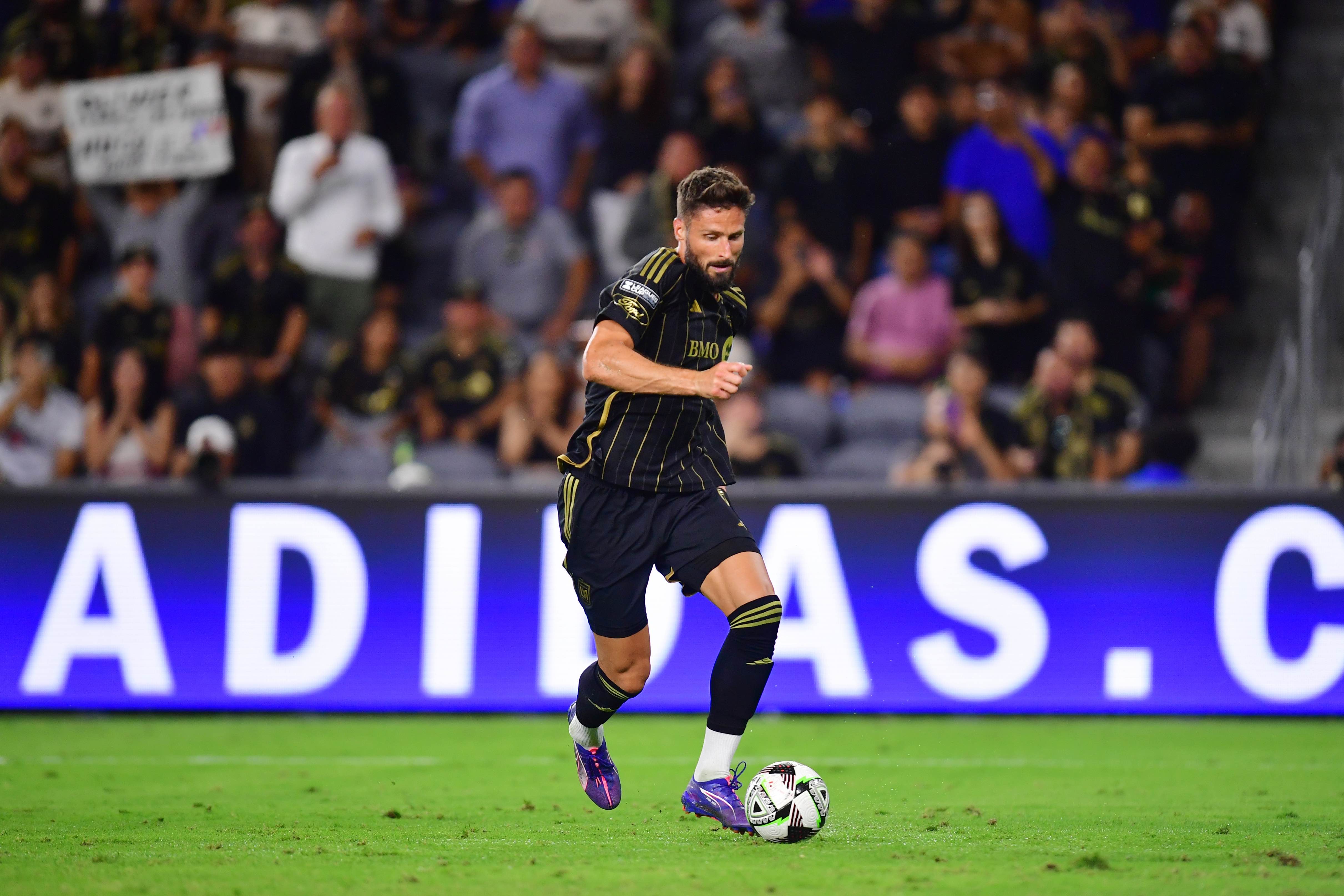 开云kaiyun棋牌 - 切尔西训练开放日，关键时刻完成体检引欢呼，全明星赛在即，心理建设被强调