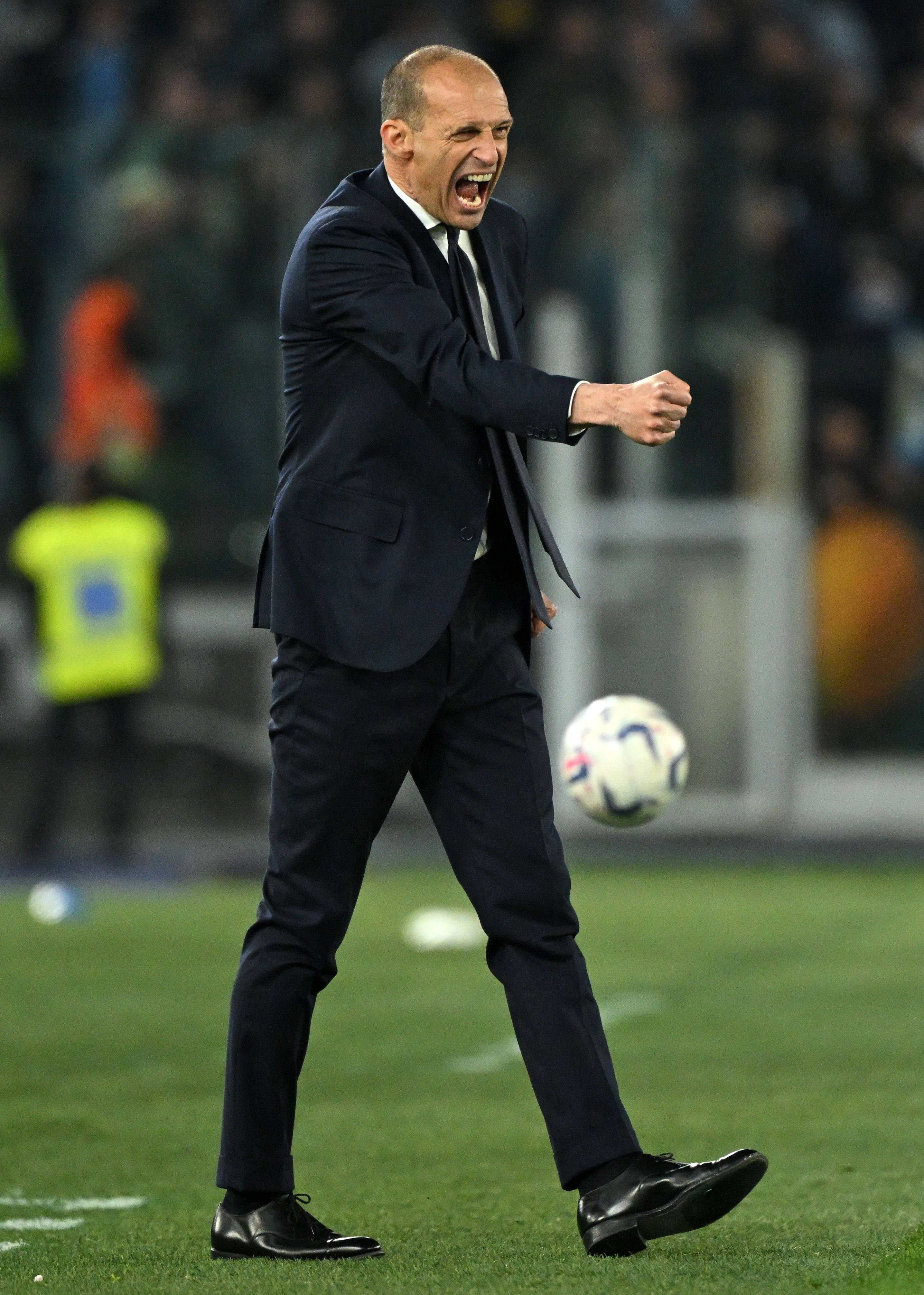 关于赛前意大利杯传出新动向，拉齐奥门线救险，管理层表态——信心回归，轮换策略成焦点的信息