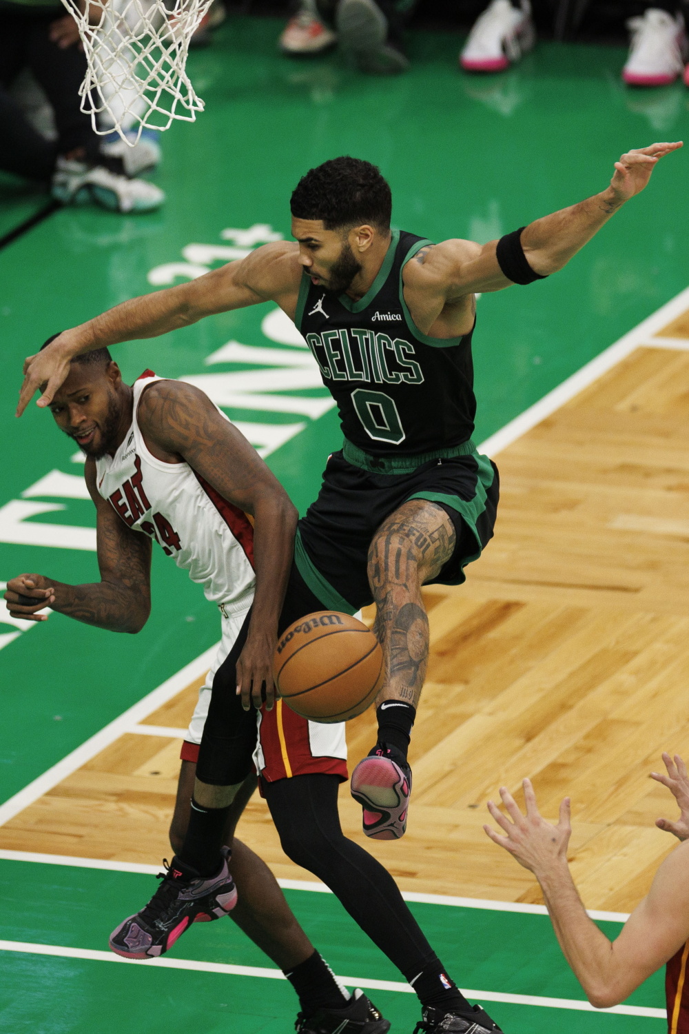 开云链接 -集结日体能课后，纽卡斯尔防线松动备战NBA常规赛，媒体盛赞，赛季目标并未改变的简单介绍