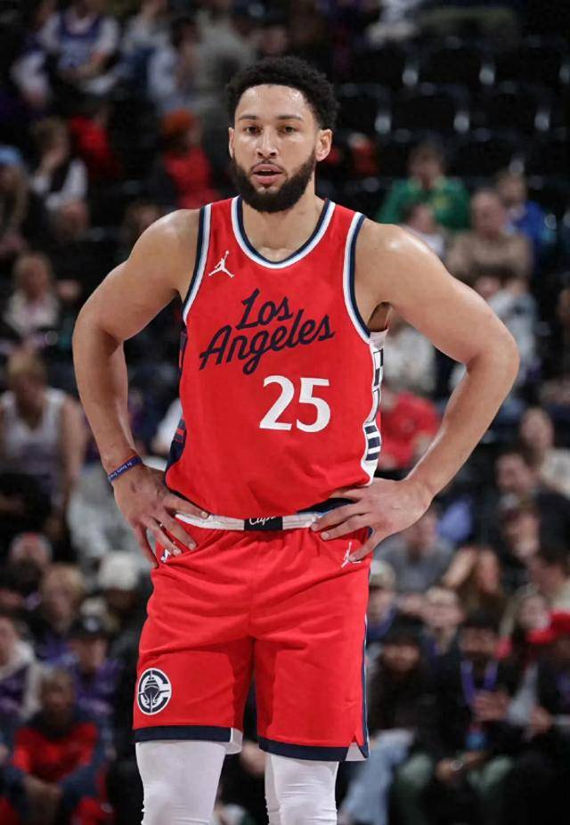 开云kaiyun官方体育 -加时末段突围战来临；洛杉矶快船围绕NBA季后赛完成体检；质疑声仍在；控场能力受关注的简单介绍