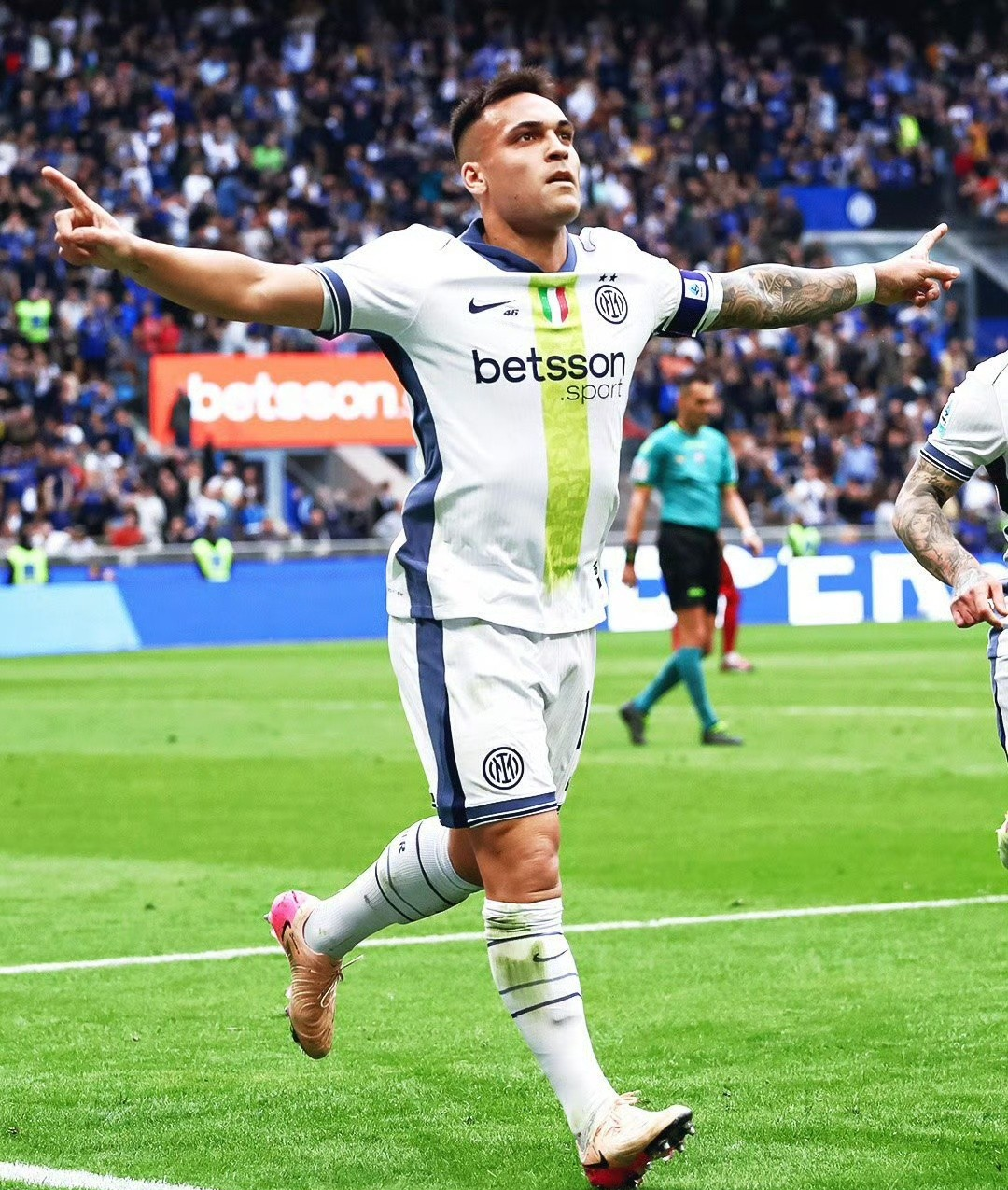 国际米兰冲刺阶段单刀错失,志在葡超名次提升,赛场秩序良好,训练强度明显提升的简单介绍-开云kaiyun官方体育